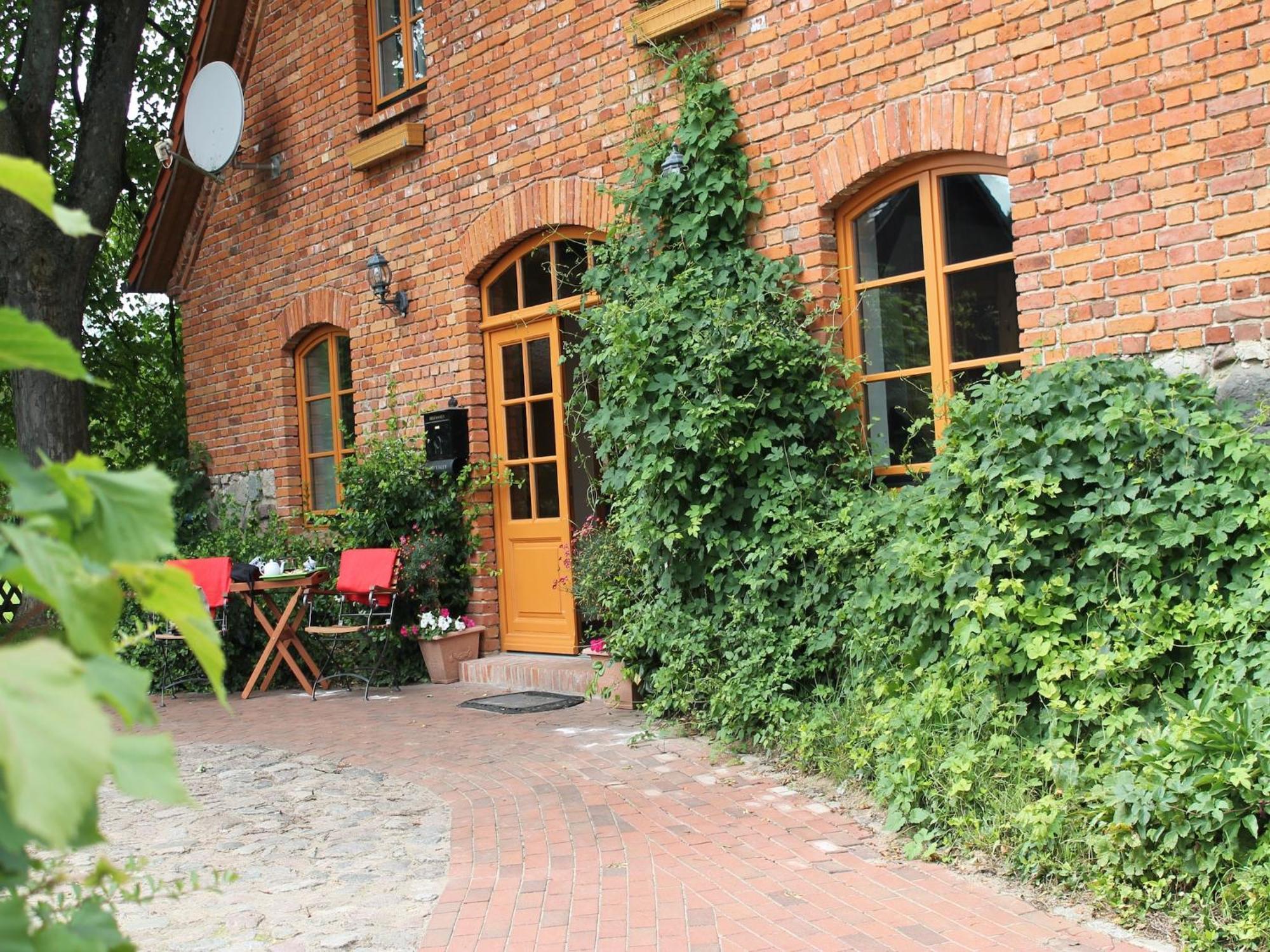 Mansion In Gressow With Terrace Garden Bbq Pond Bicycles Villa Eksteriør bilde