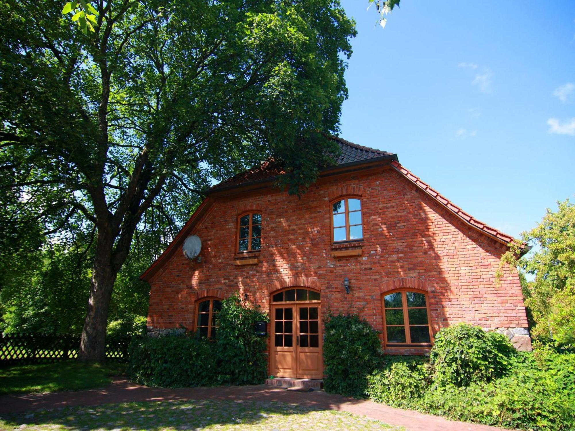Mansion In Gressow With Terrace Garden Bbq Pond Bicycles Villa Eksteriør bilde