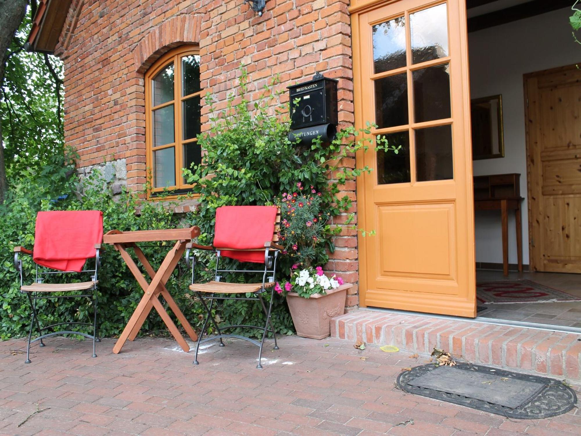 Mansion In Gressow With Terrace Garden Bbq Pond Bicycles Villa Eksteriør bilde